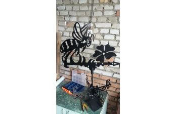 Флюгер пчела